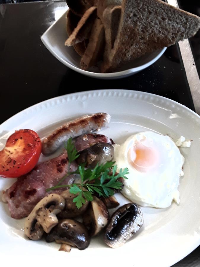 The Mitre Inn Witheridge Kültér fotó